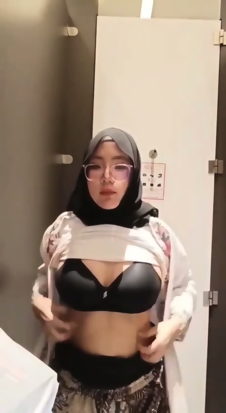 Tante Jilbab Viral Gelora Membara Di Balik Kaca Who Loves Full Version?